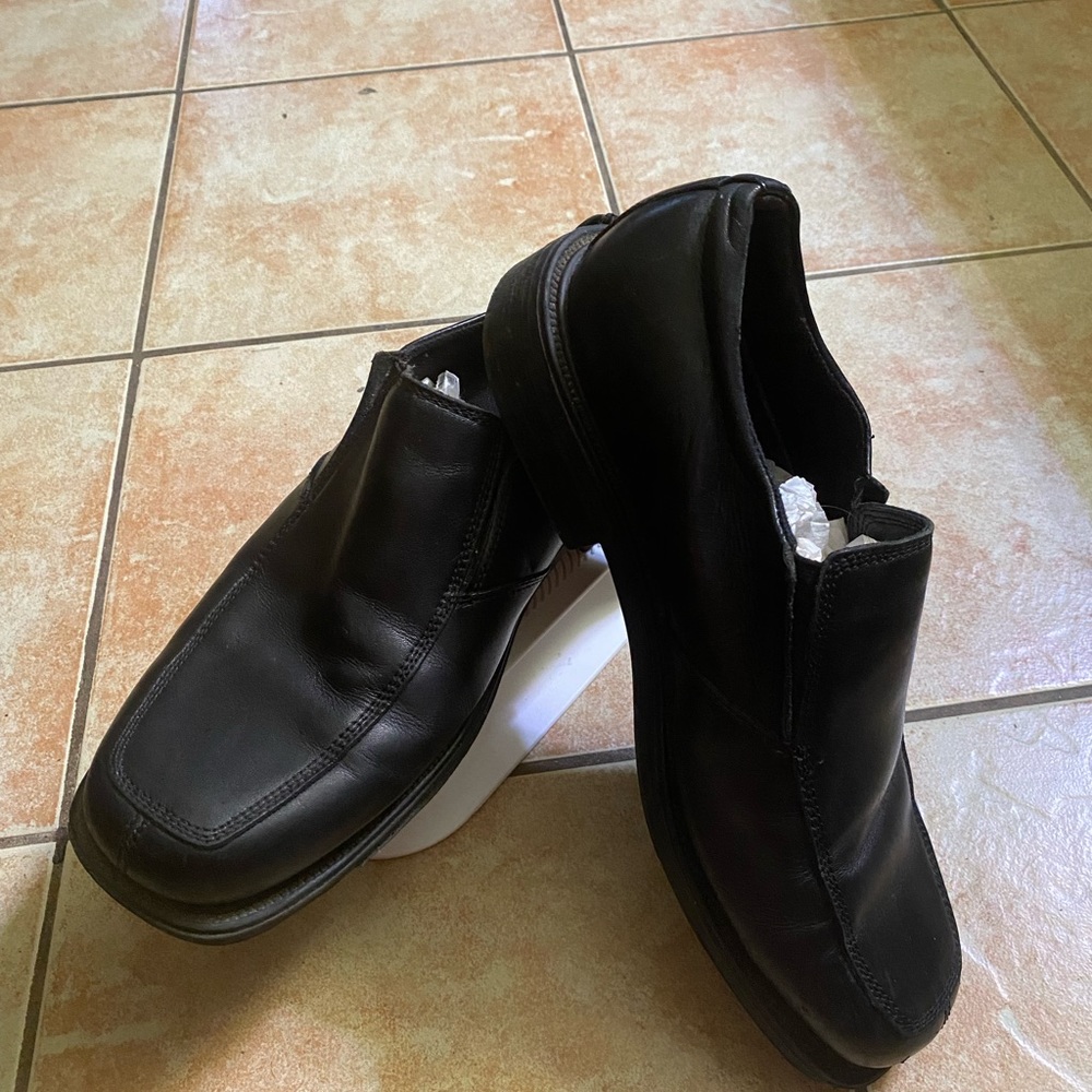 Men’s dress shoes